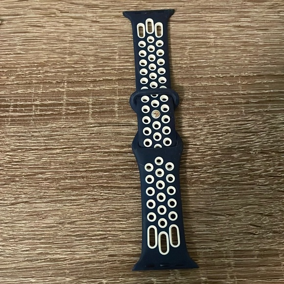 Apple Watch band - Picture 1 of 2